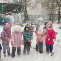 Первый снег на радость детям!